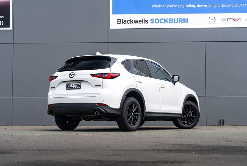 2025 Mazda CX-5 GSX BLACK EDITION 2.0 image 2