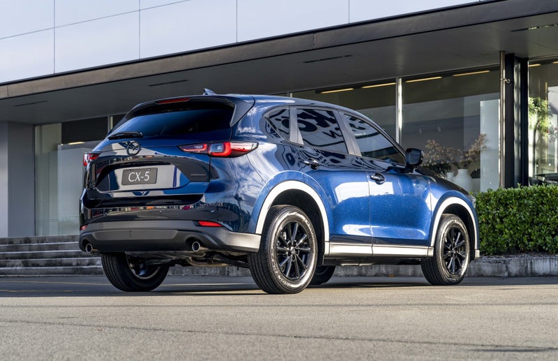 2025 Mazda CX-5 GSX BLACK EDITION AWD 6 SPEED image 2