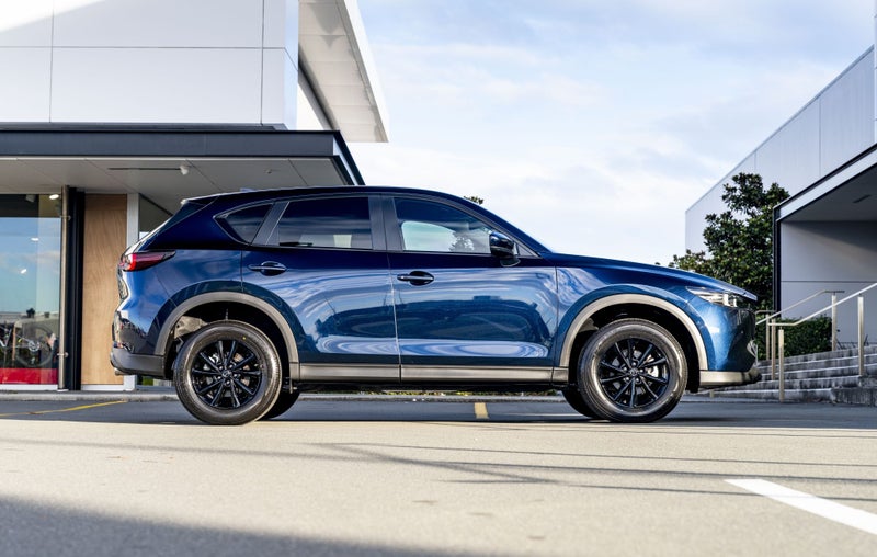 2025 Mazda CX-5 GSX BLACK EDITION AWD 6 SPEED image 3