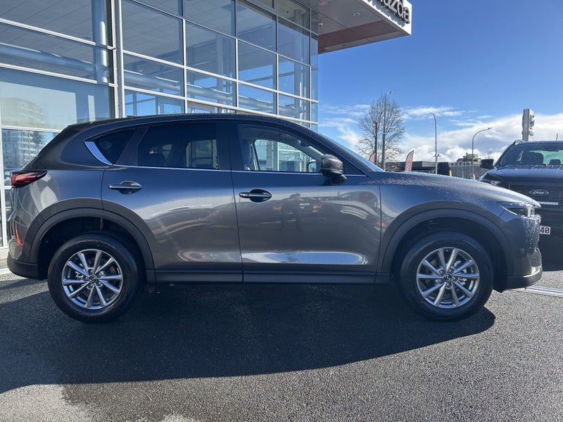 2025 Mazda CX-5 GSX FWD 2.0L image 2