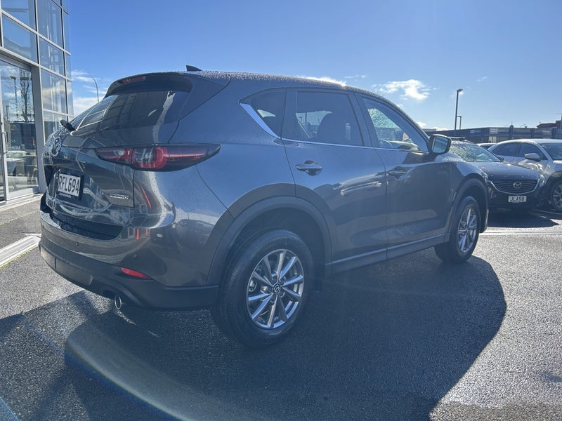2025 Mazda CX-5 GSX FWD 2.0L image 4