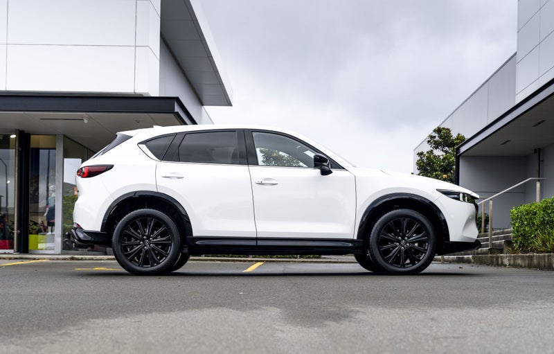 2025 Mazda CX-5 Limited 2.5 AWD (M-Series) image 3