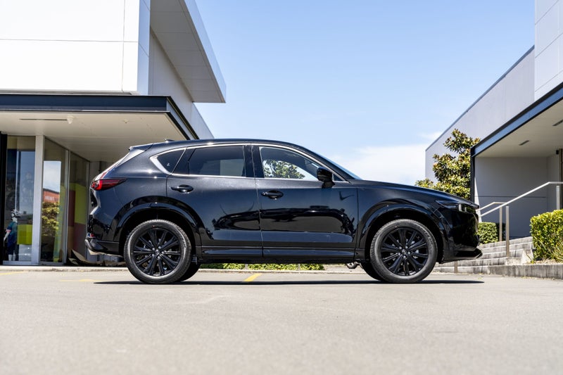 2025 Mazda CX-5 Limited 2.5 AWD (M-Series) image 5