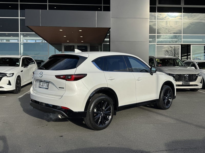2025 Mazda CX-5 Limited AWD 2.5L image 4