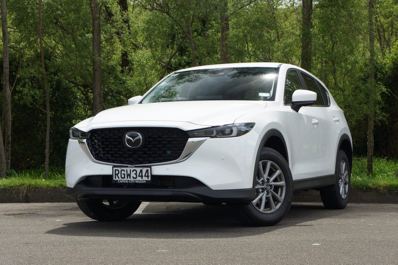 2025 Mazda CX-5 M FWD 2.0L GSX 6AT P image 4