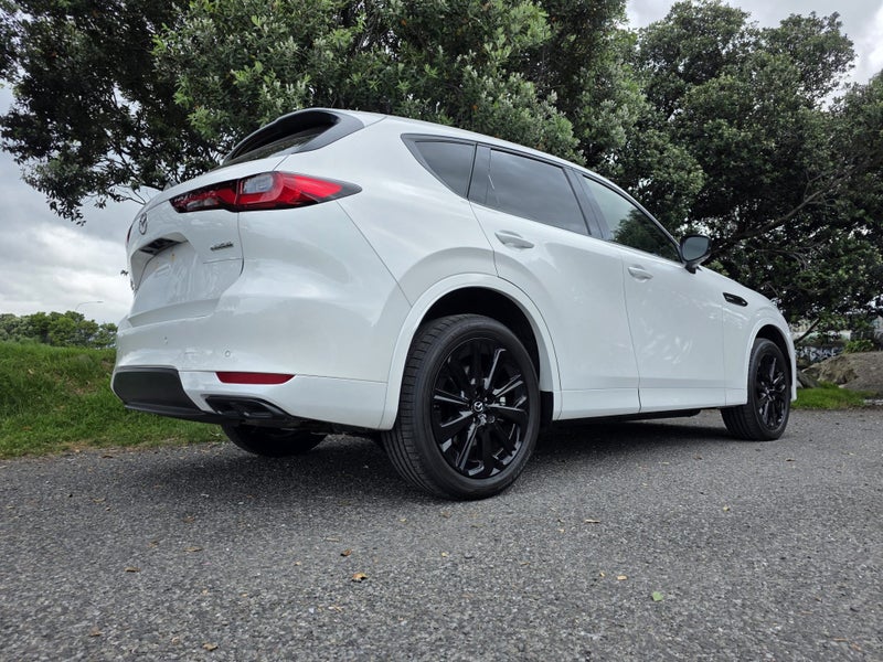 2025 Mazda CX-60 3.3L AWD P Hybrid SP 8AT image 3