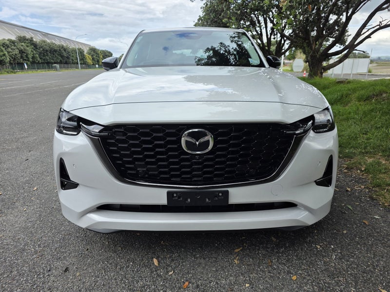 2025 Mazda CX-60 3.3L AWD P Hybrid SP 8AT image 4