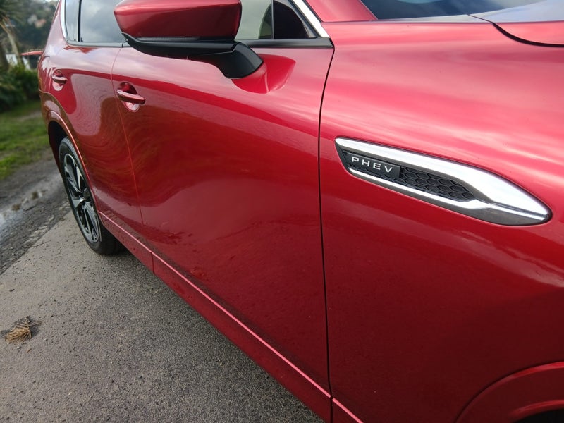 2025 Mazda CX-60 AWD 2.5L Takami 8AT PHEV image 5