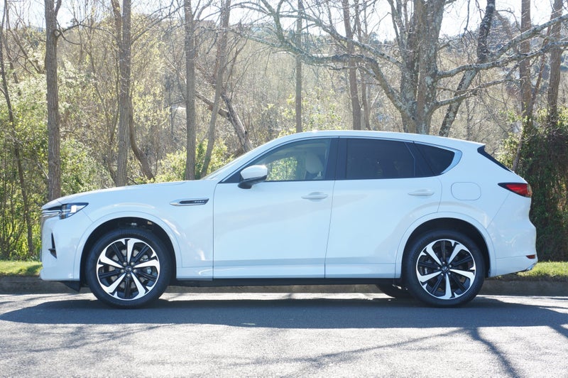 2025 Mazda CX-60 AWD 2.5L Takami 8AT PHEV image 5