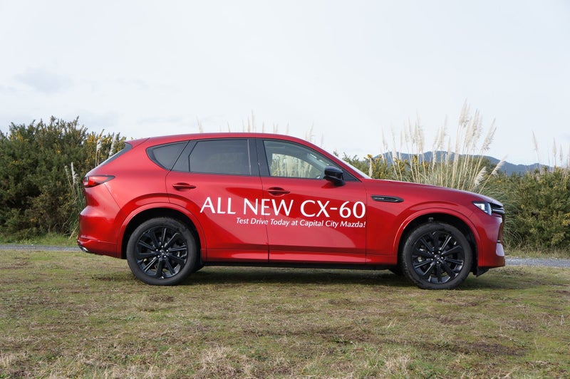 2025 Mazda CX-60 AWD 3.3L Homura 8AT M Hybrid image 2