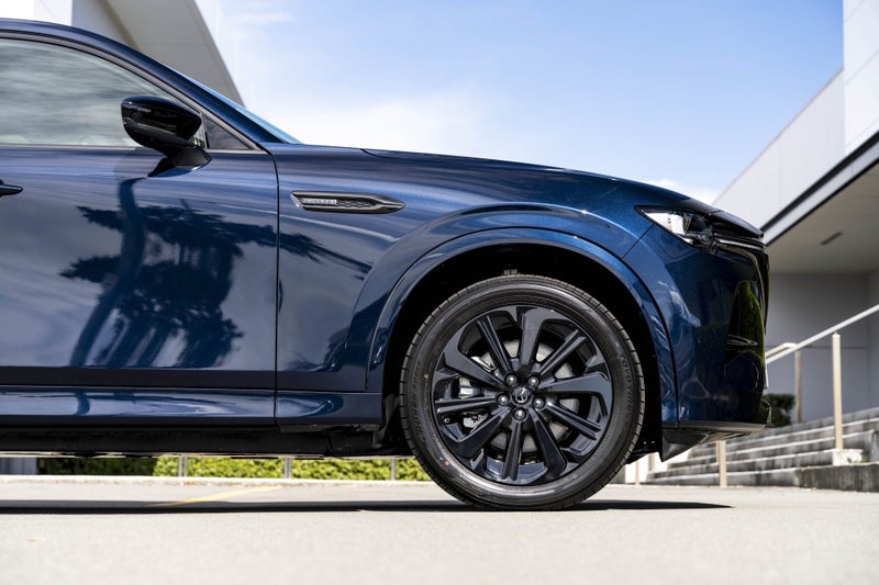 2025 Mazda CX-60 HOMURA 3.3L HYBRID 8 Speed image 4
