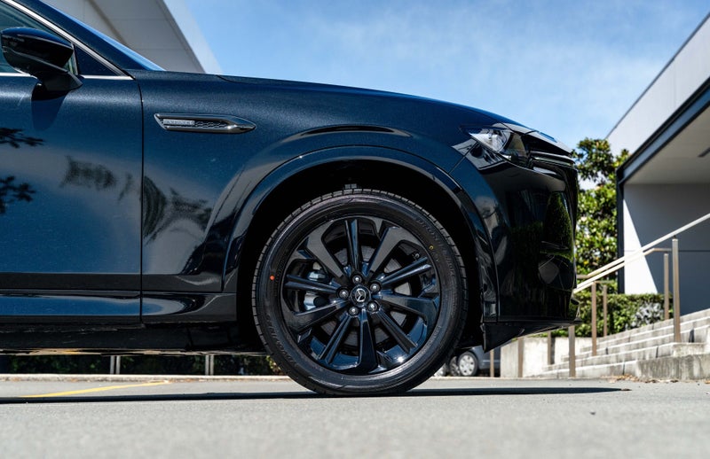 2025 Mazda CX-60 HOMURA 3.3L HYBRID 8 Speed image 3