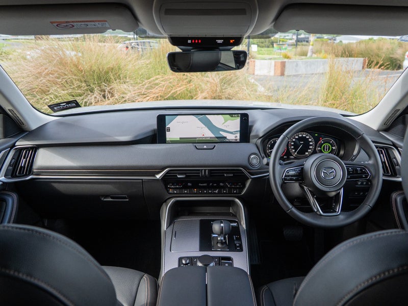 2025 Mazda CX-60 SP TURBO HYBRID 3.3L AWD image 2