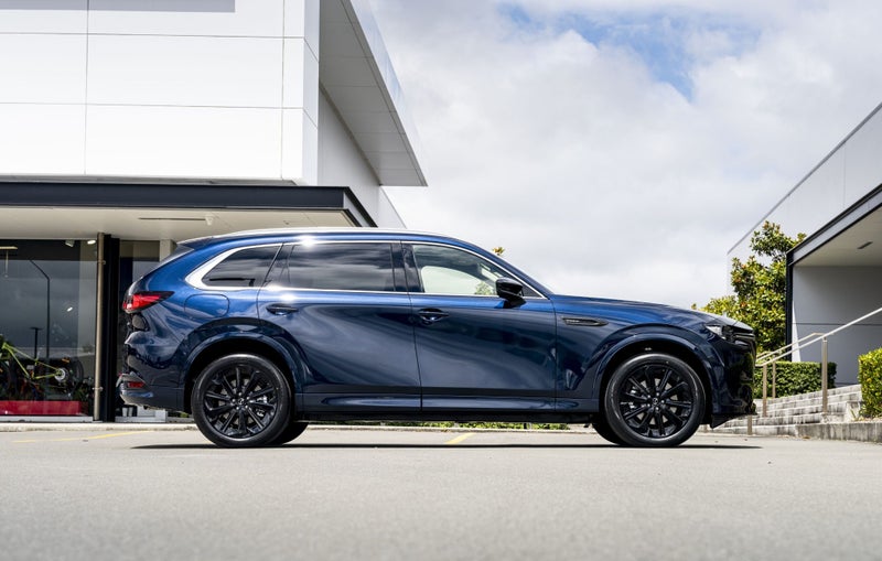 2025 Mazda CX-80 HOMURA 2.5L PHEV 8 Speed AWD image 3