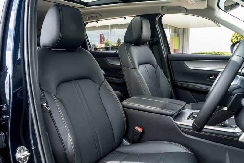 2025 Mazda CX-80 HOMURA 2.5L PHEV 8 Speed AWD image 4