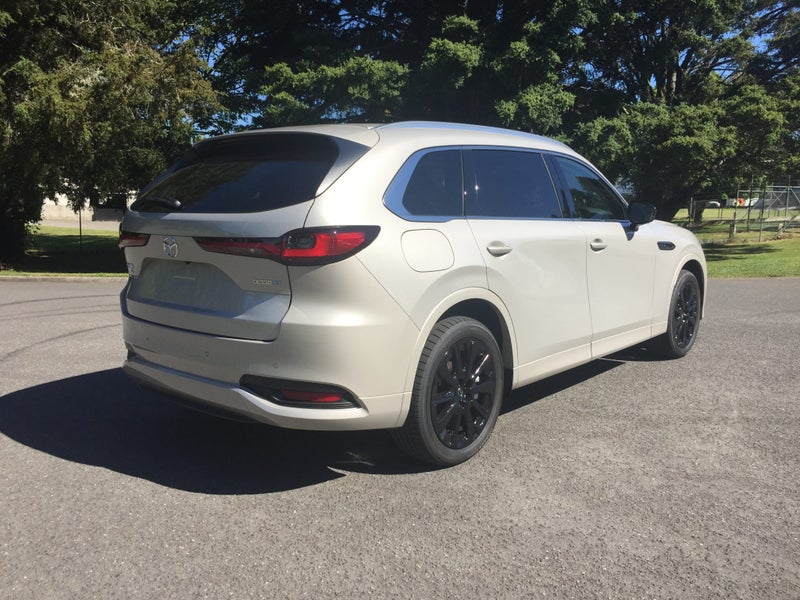 2025 Mazda CX-80 HOMURA AWD PHEV image 3