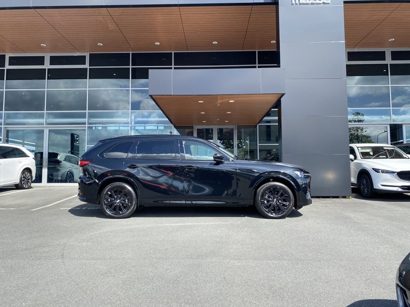 2025 Mazda CX-80 Homura MHEV AWD 3.3L image 2