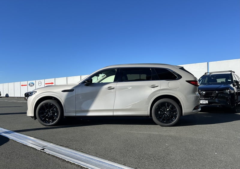 2025 Mazda CX-80 Homura MHEV AWD 3.3L image 5