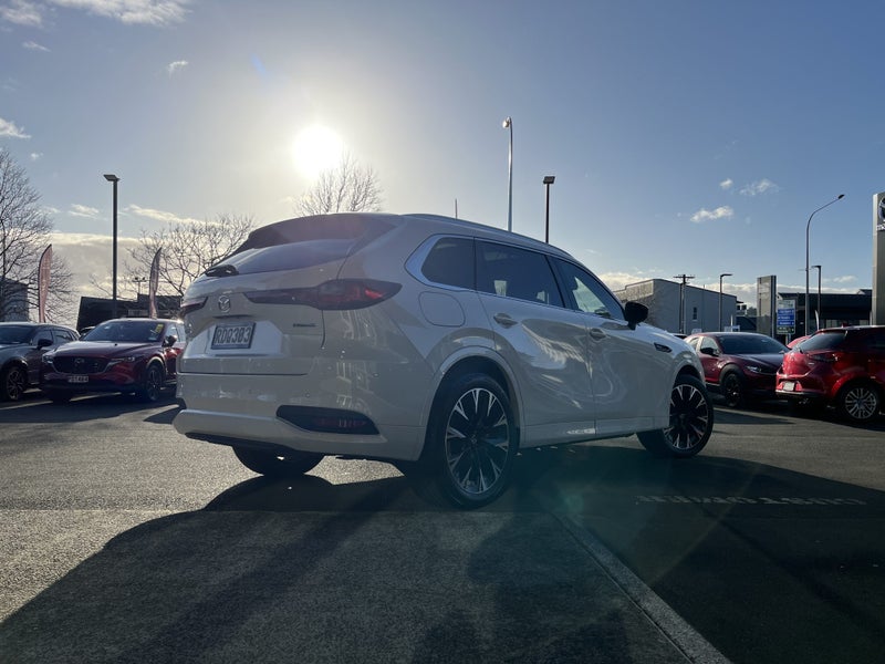 2025 Mazda CX-80 Homura PHEV AWD image 4