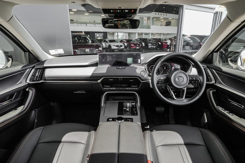 2025 Mazda CX-80 Homura Phev/Awd/8At image 2