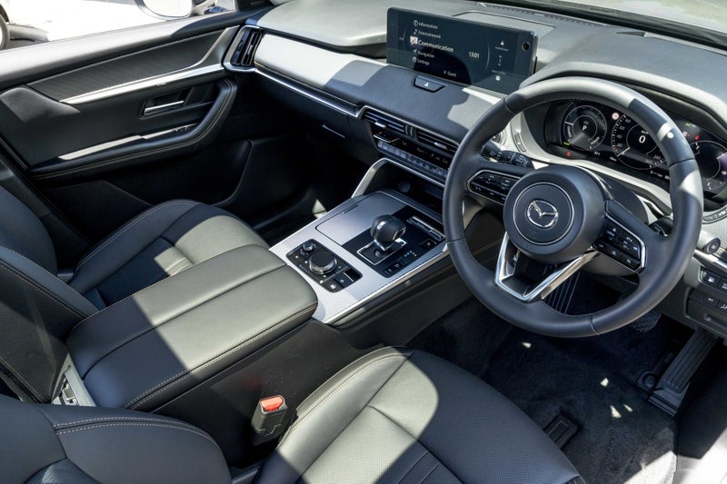 2025 Mazda CX-80 HOMURA PHEV AWD 8AT image 4