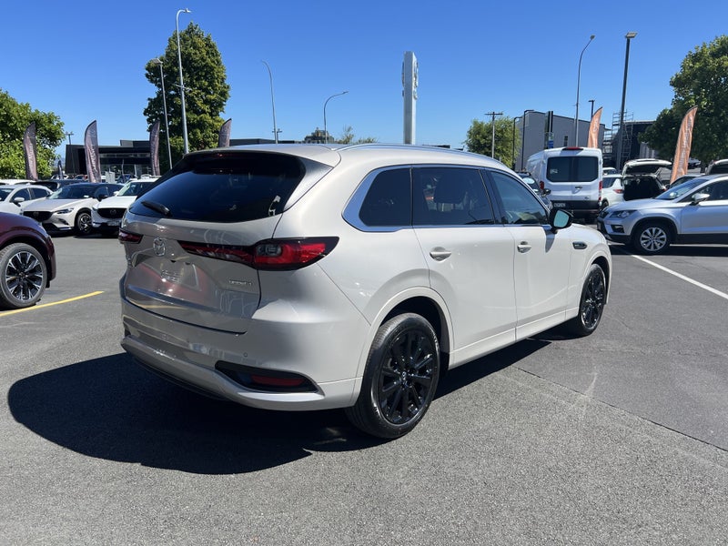 2025 Mazda CX-80 SP 3.3L MHEV AWD image 3
