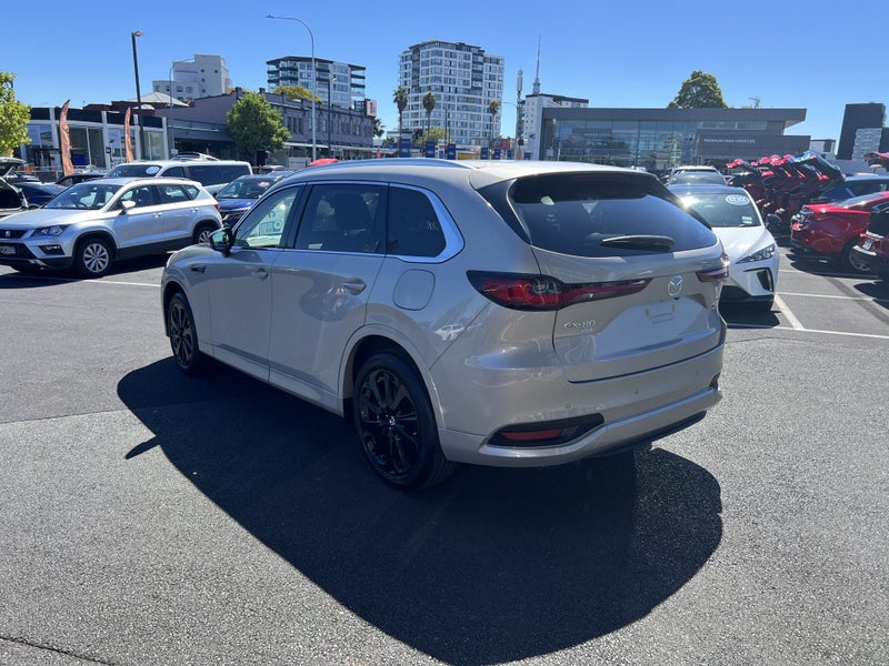 2025 Mazda CX-80 SP 3.3L MHEV AWD image 4