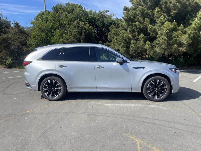 2025 Mazda CX-90 AWD 3.3L Takami 8AT M Hybrid image 2