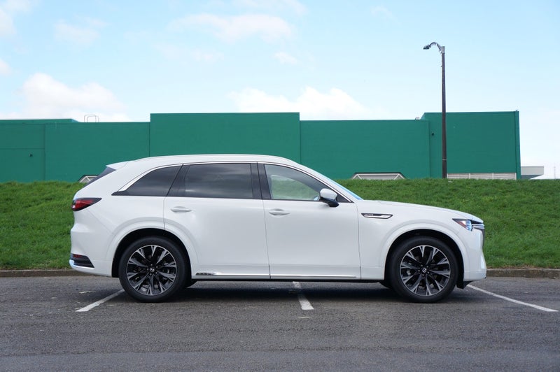 2025 Mazda CX-90 AWD 3.3L Takami 8AT M Hybrid image 2