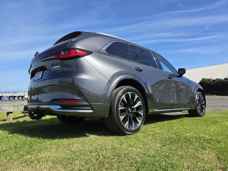 2025 Mazda CX-90 AWD TAKAMI 3.3L 8AT M HYBRID image 3