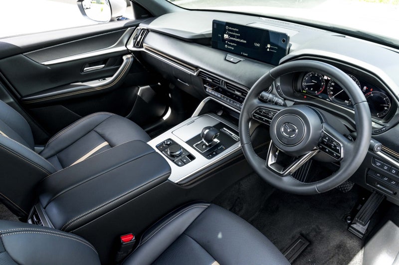 2025 Mazda CX-90 Takami 3.3 Hybrid Black Edition image 5