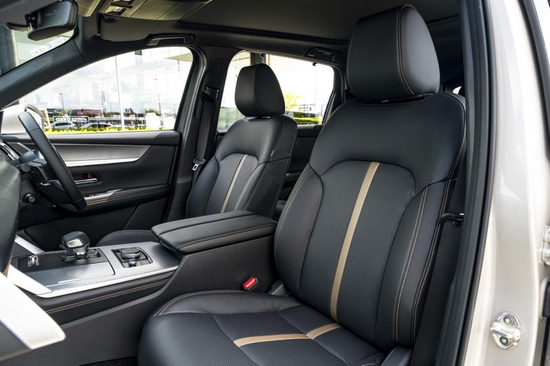 2025 Mazda CX-90 Takami 3.3 Hybrid Black Edition image 4