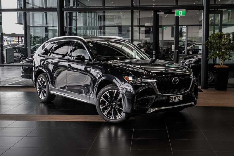 2025 Mazda CX-90 TAKAMI 3.3L, M HYBRID, AWD WEE... image 1