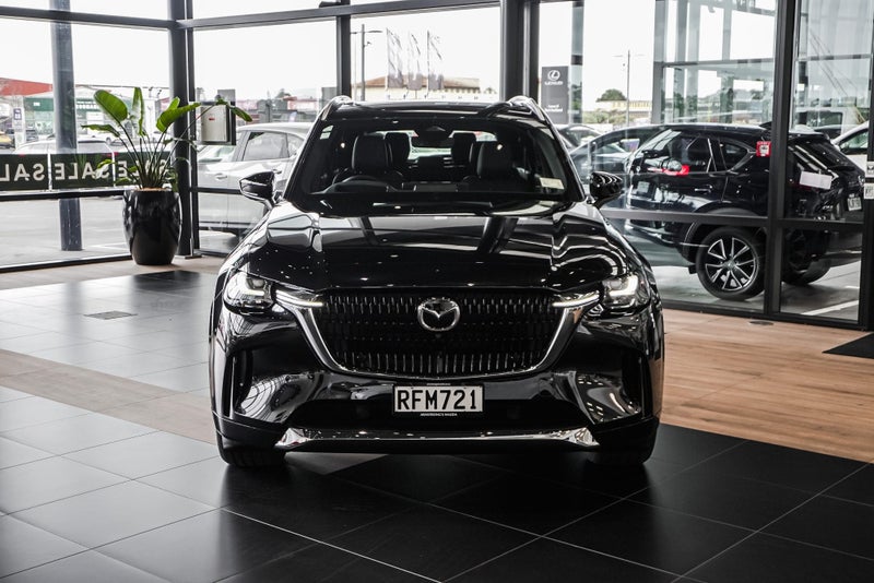 2025 Mazda CX-90 TAKAMI 3.3L, M HYBRID, AWD WEE... image 2