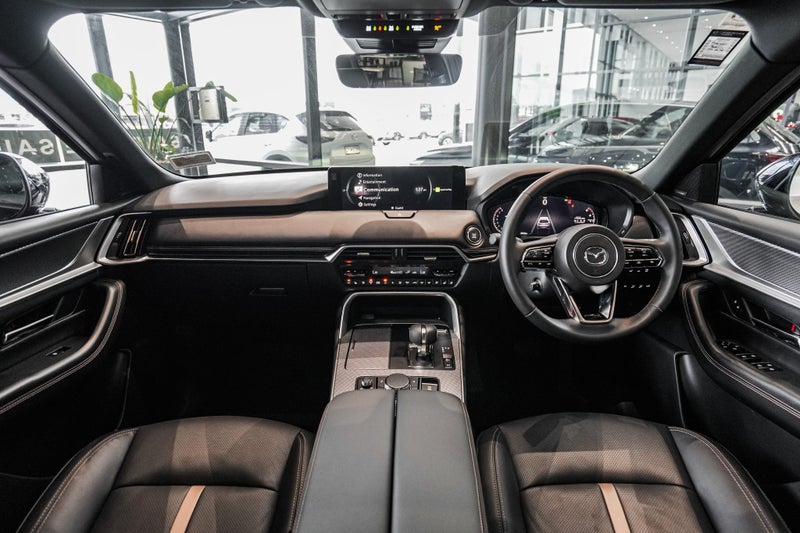 2025 Mazda CX-90 TAKAMI 3.3L, M HYBRID, AWD WEE... image 3