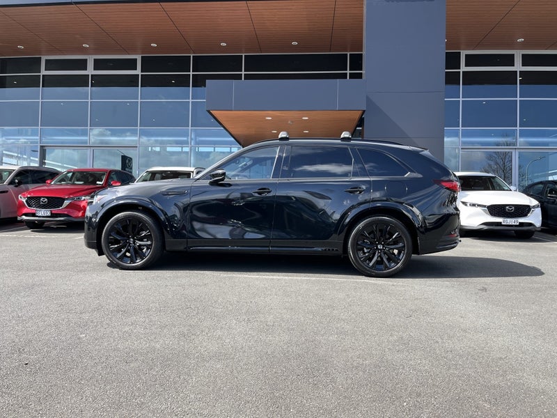 2025 Mazda CX-90 Takami 3.3L Petrol M Hybrid AWD image 2