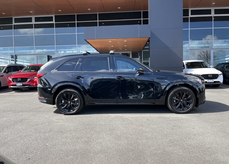 2025 Mazda CX-90 Takami 3.3L Petrol M Hybrid AWD image 4