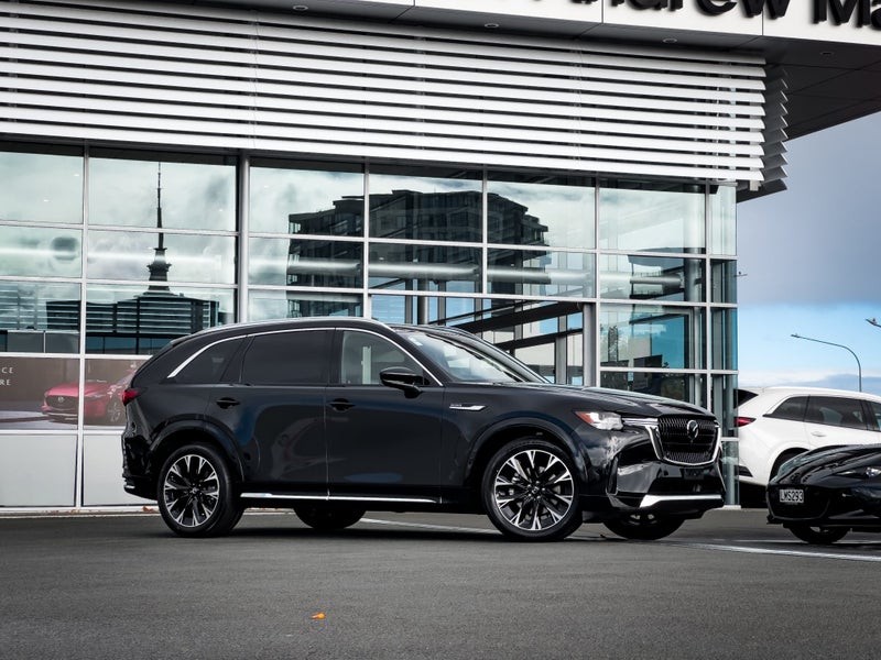 2025 Mazda CX-90 Takami 3.3L Petrol M Hybrid AWD image 4
