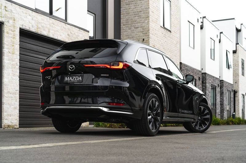 2025 Mazda CX-90 Takami AWD 3.3 Hybrid image 2