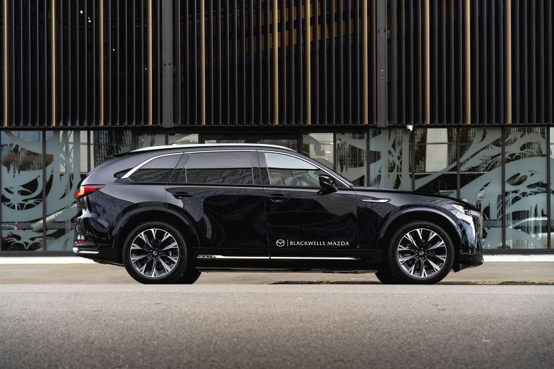 2025 Mazda CX-90 Takami AWD 3.3 Hybrid image 3