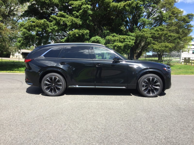2025 Mazda CX-90 TAKAMI AWD 3.3L HYBRID image 2