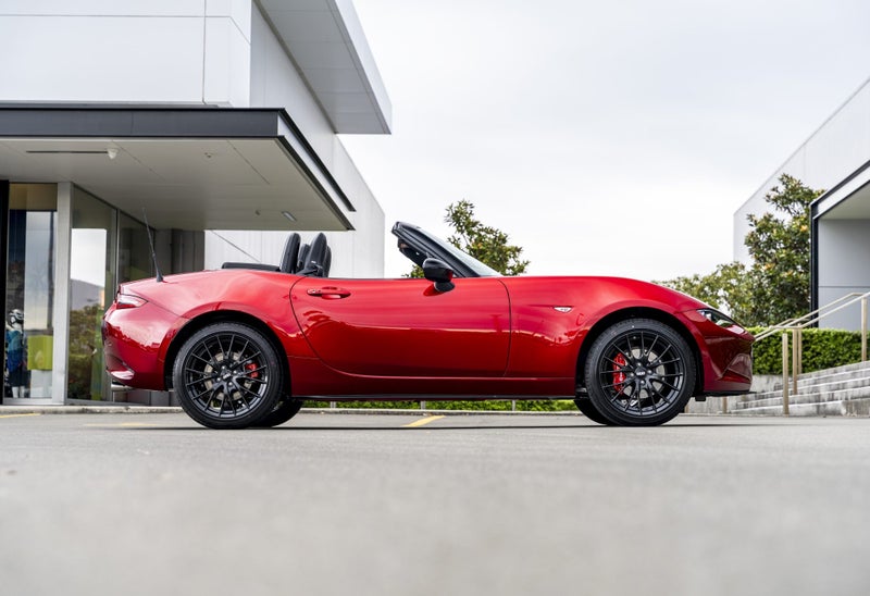 2025 Mazda MX-5 ROADSTER GT 2.0 6 Speed Manual image 3