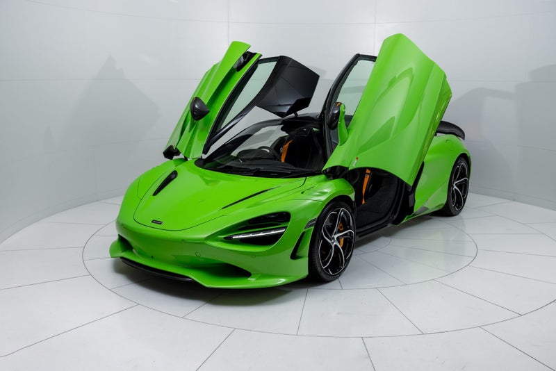 2025 McLaren 750S Coupe image 2