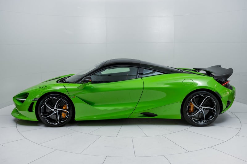 2025 McLaren 750S Coupe image 3