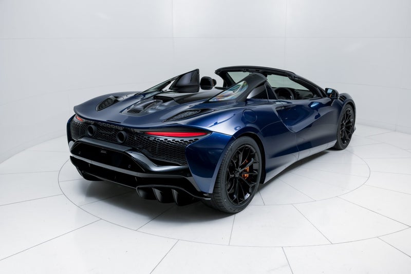 2025 McLaren Artura Spider image 4