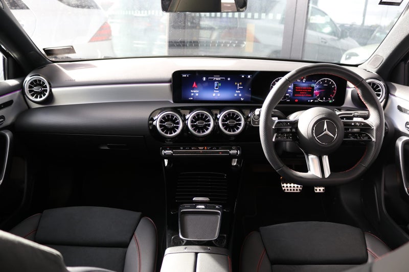 2025 Mercedes-Benz A 200 Hatchback Facelift - N... image 4