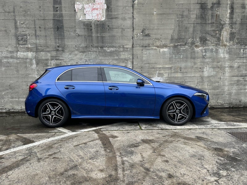 2025 Mercedes-Benz A 250 250 4MATIC 2.0PT image 2