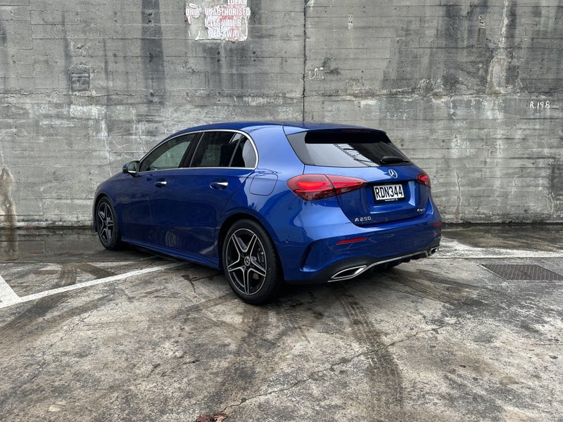 2025 Mercedes-Benz A 250 250 4MATIC 2.0PT image 5