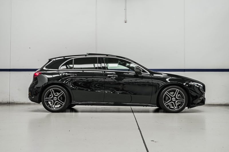 2025 Mercedes-Benz A 250 4Matic Hatch image 3