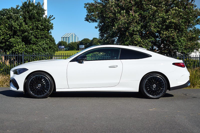 2025 Mercedes-Benz CLE 300 CLE 300 4MATIC COUPE image 4